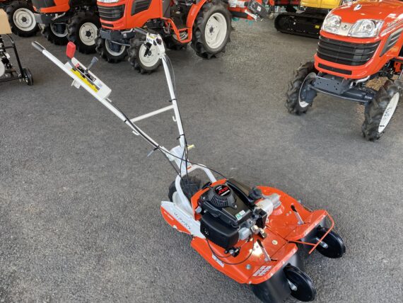 クボタ カルキュートGC-Q60実演機、 畦畔、草刈り機、あぜ草刈り機